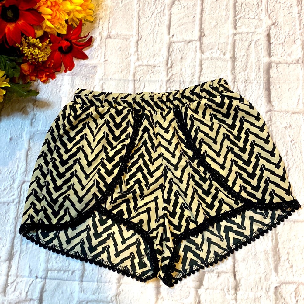 Love Culture Black Chevron Shorts